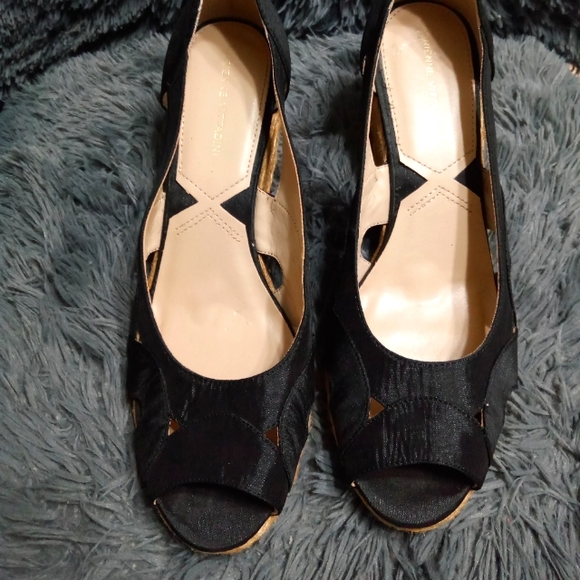 Adrienne Vittadini Shoes - Adrienne Vittadini Blk Satin peek boo toe wedge shoe 👠 /Sz 11m/